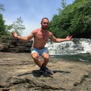 Meet your Posher, Logan